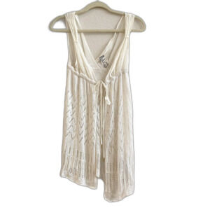 Guess Los Angeles Off-White Ivory Color Sheer Lace Sleeveless Top Small‎